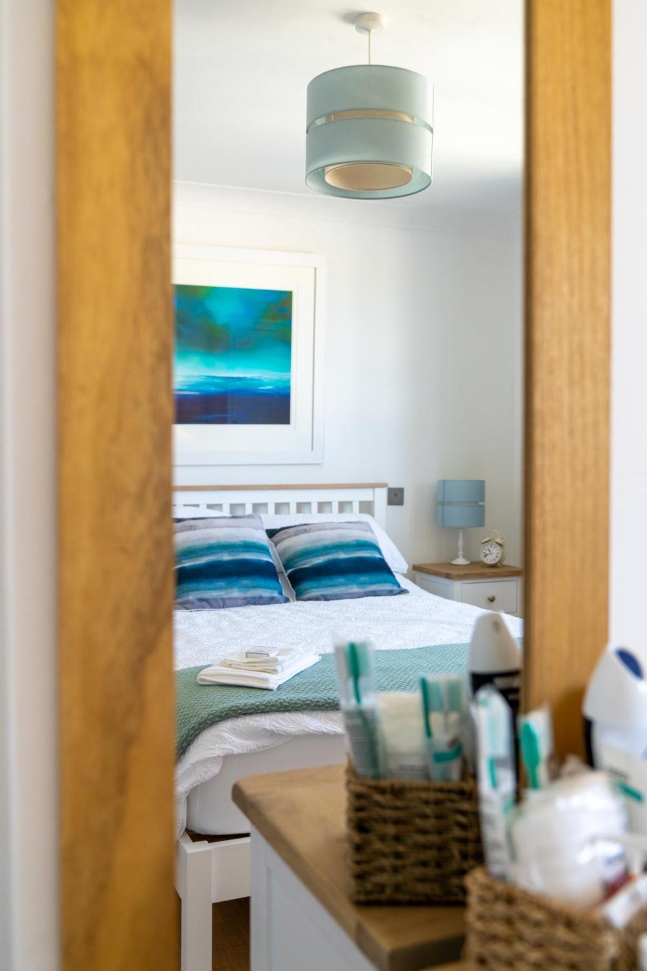 Trethvor House Ensuite Double Room With Free Parking In Quiet Residential Area Padstow Exterior foto